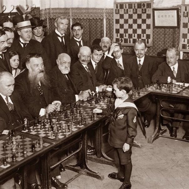 🙏🏻 В 1920 году 8-ми летний Самуил Ре...